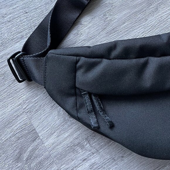 Everlane The ReNew Transit Fanny Pack Black - Picture 3 of 7